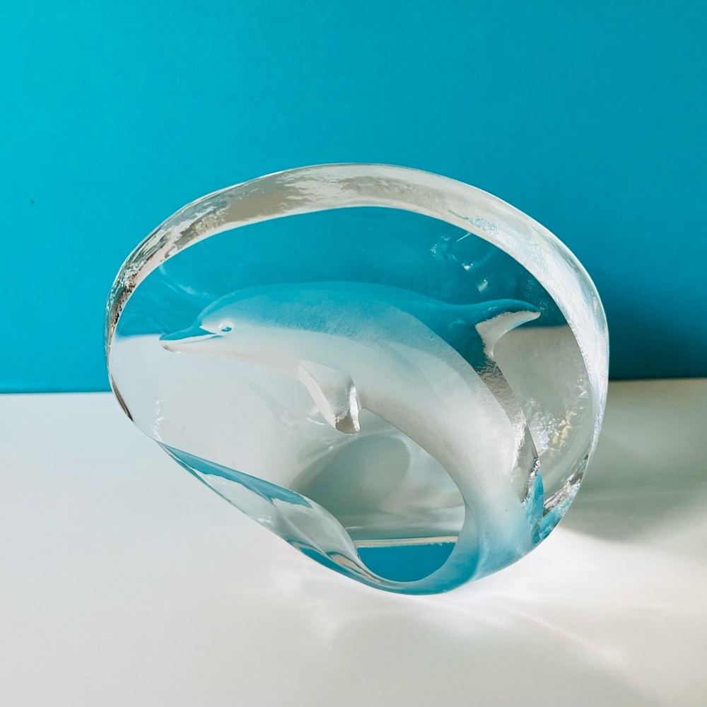 Dolphin glass paperweight - Picture 2 of 10